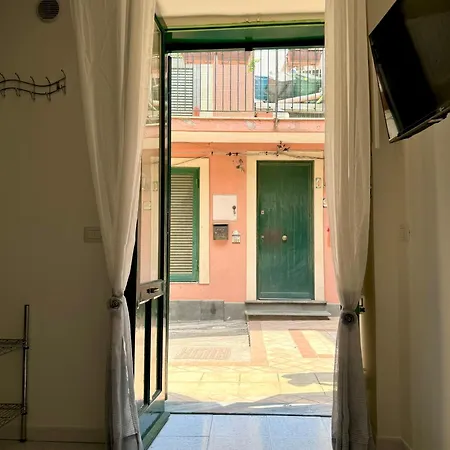 Dietro Il Castello *