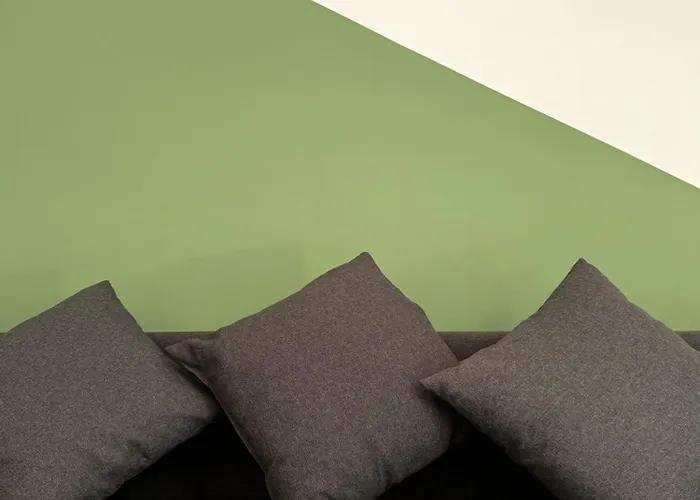 Dietro Il Castello *