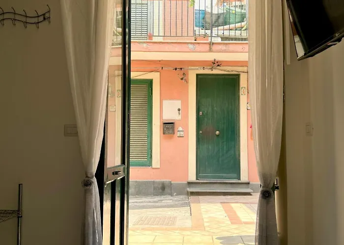 Dietro Il Castello *